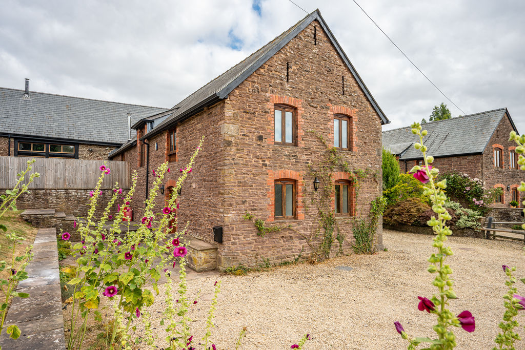 Side Elevation- click for photo gallery
